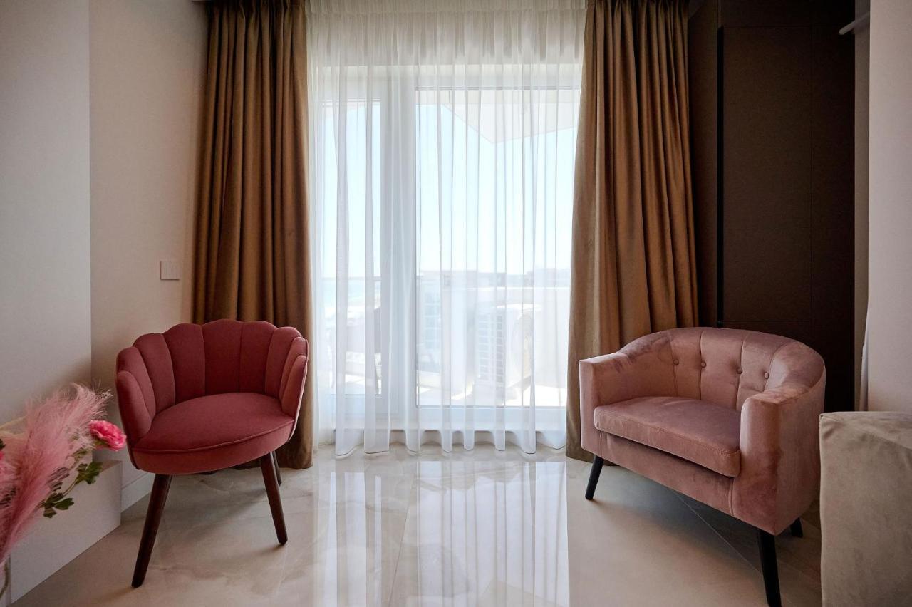 Wave N' Sea Apartment In Infinity Beach Resort - Parking 마마이아 외부 사진