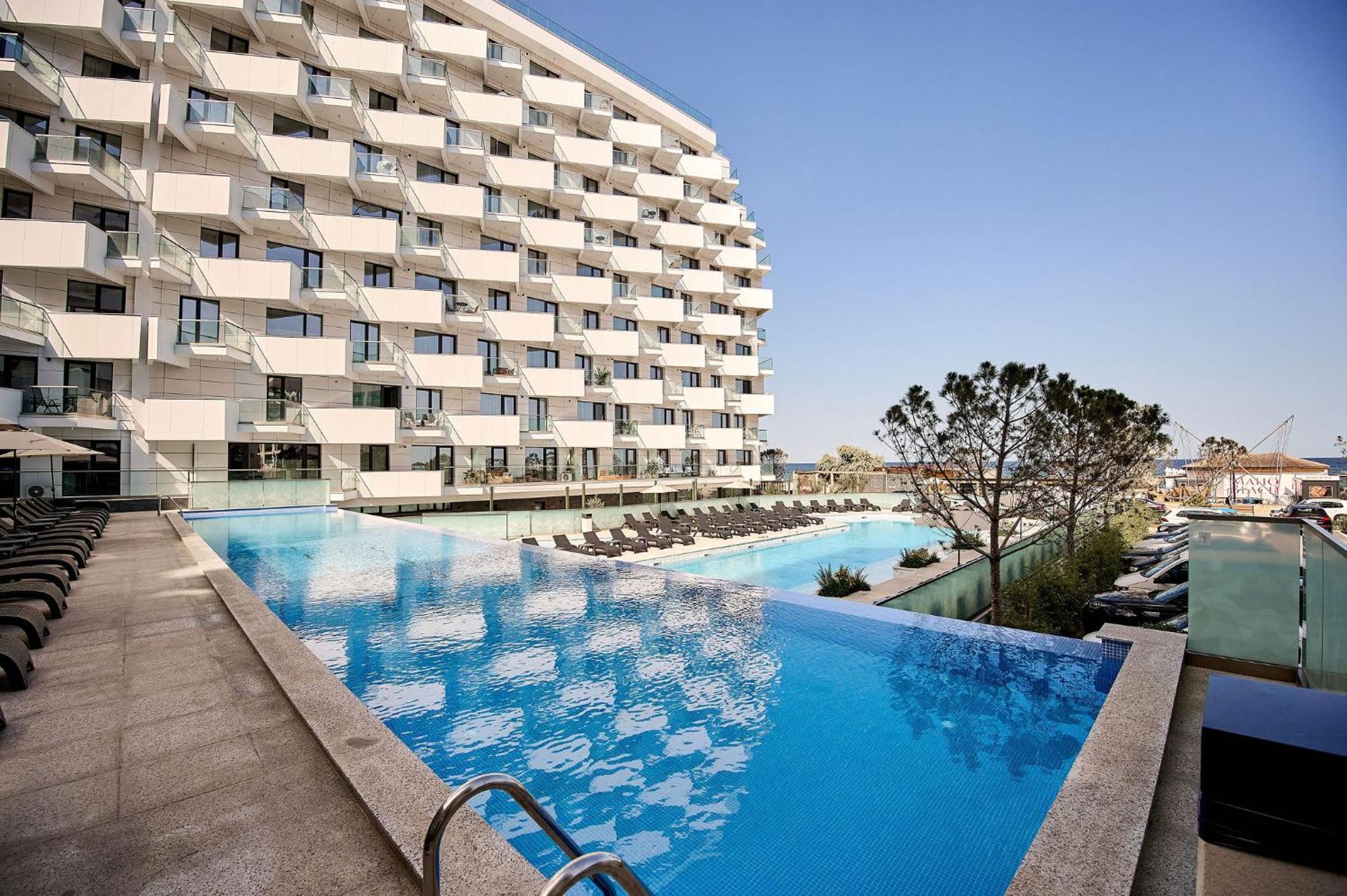 Wave N' Sea Apartment In Infinity Beach Resort - Parking 마마이아 외부 사진